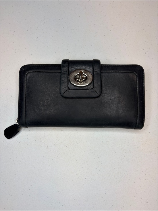 Coach Handbags - Vintage COACH Black Leather Hamptons Turnlock Continental Wallet